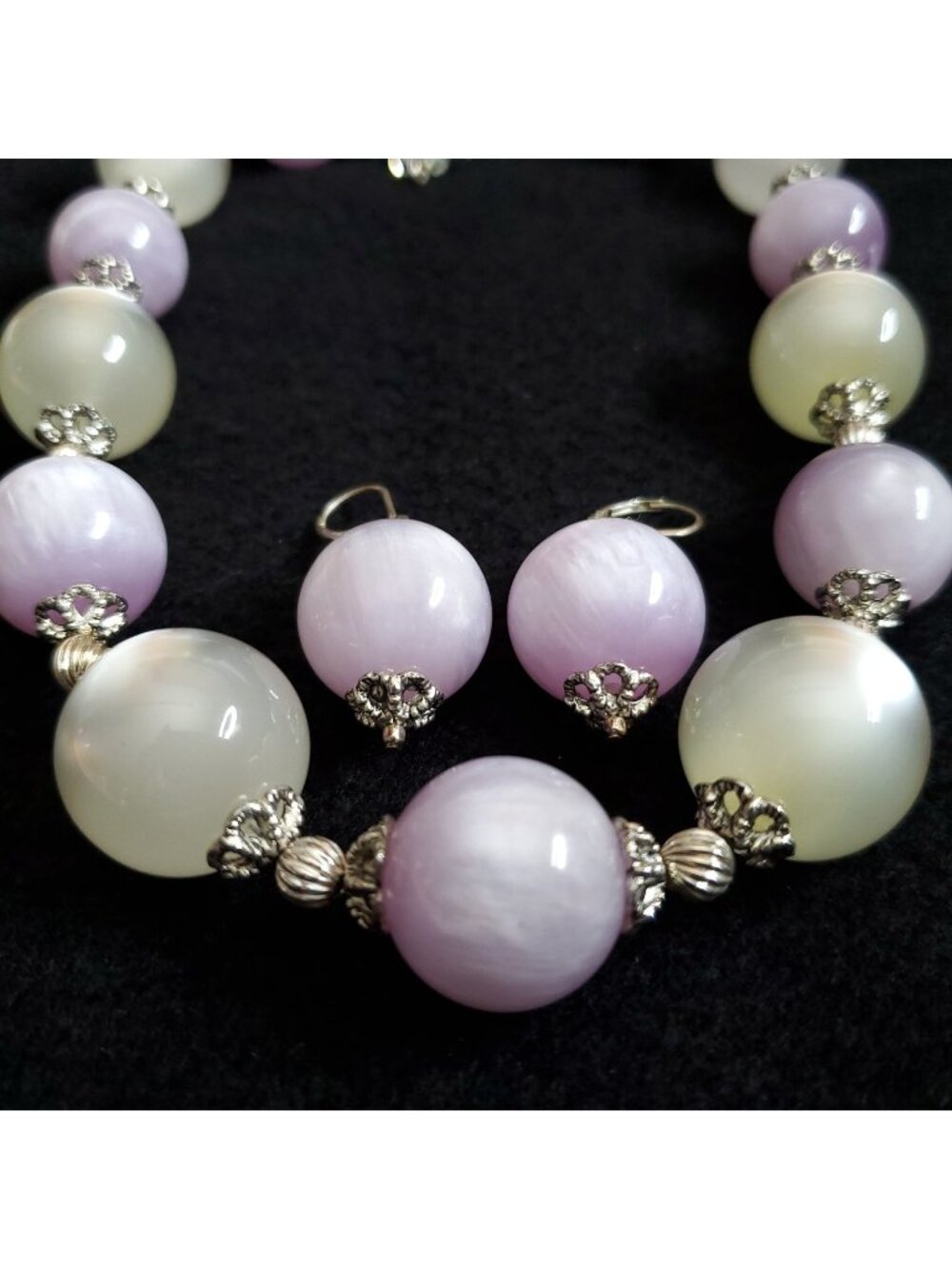 Chunky Moon Glow Beaded Necklace Earrings Purple Cream Silver Tone 16"